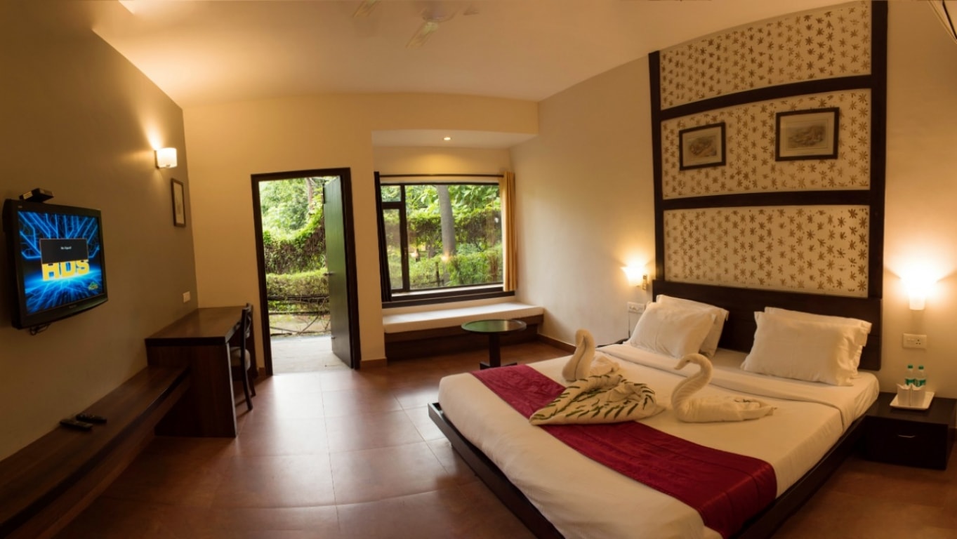 WILD EXOTICA DELUXE ROOM